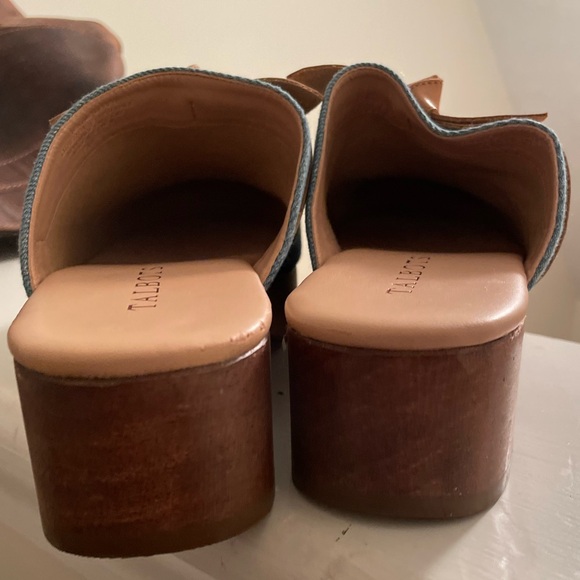Talbots size 6 clog - Picture 6 of 9